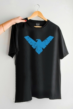 Remera NightWing Logo (Nevada, Negra o Blanca) - comprar online