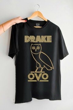 Remera Drake - Ovo (Nevada, Negra o Blanca) - comprar online