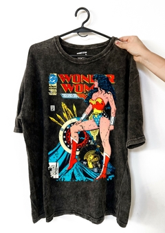 Remera Wonder Woman Comics (Nevada, Negra o Blanca)