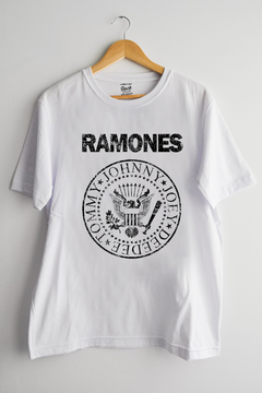 Remera Ramones (Nevada ,Negra o Blanca) en internet