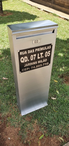 Caixa de Correio Inox Escovado modelo Torre com Placa de Endereço - comprar online