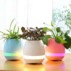 Maceta parlante bluetooth USB con sensor y luz led en internet