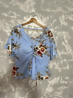 Blusa Azul Floral Mosaico na internet