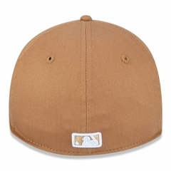 BONE NEW ERA FECHADO HC 3930 WHITE ON WHEAT NEYYAN MBV17BON206 na internet