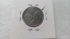 Moeda de 50 Centavos de 2002 Aço Inox Cunho Marcado no Cabelo RABINO Catalogada CC 05 - Mandrade Numismática