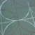 Detalhes da estampa do Papel de Parede Geométrico Cinza Escuro Brilho - Coleção Avalon 1 155 | 10 metros | Cola Grátis - Ciça Braga