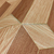 Detalhe do Brilho do Papel de Parede 3D Geométrico Terracota com Fio Dourado - Coleção White Swan Kantai 101701 | 10 metros | Cola Grátis - Ciça Braga