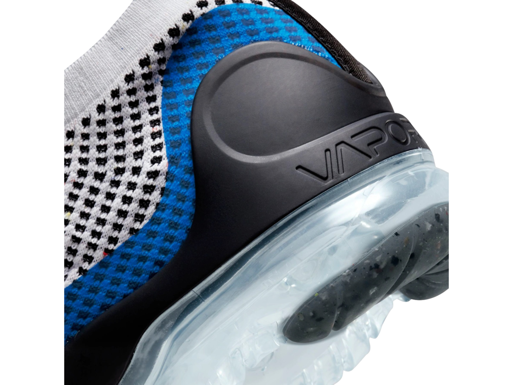 Vapormax flyknit white best sale blue