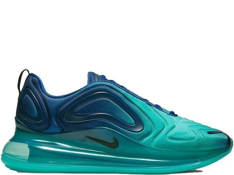 Air max sales 720 run small