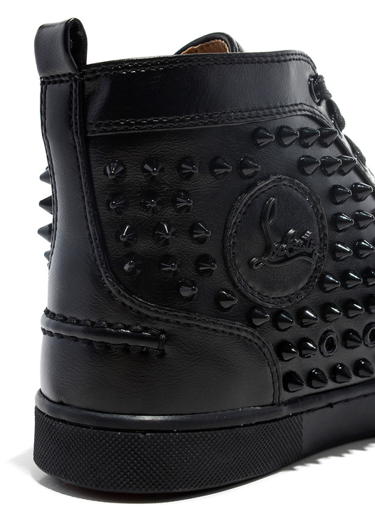 Louboutin masculino spike 2025