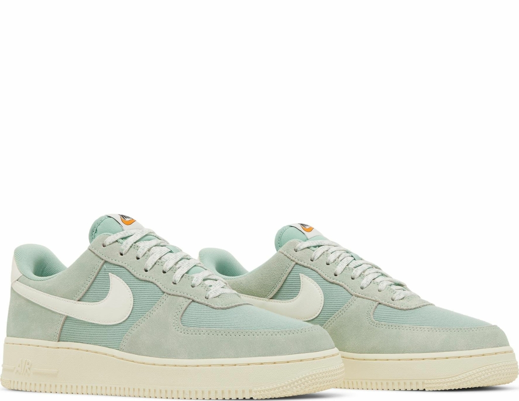 T nis Nike Air Force 1 07 LV8 Certified Fresh Enamel Green DO980