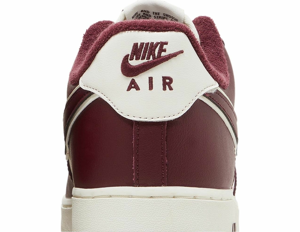 [DQ7659-102] Mens Nike Air Force 1 Low 'College Pack Night Maroon