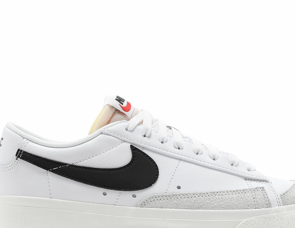T nis Nike Wmns Blazer Low Platform White Black DJ0292 101