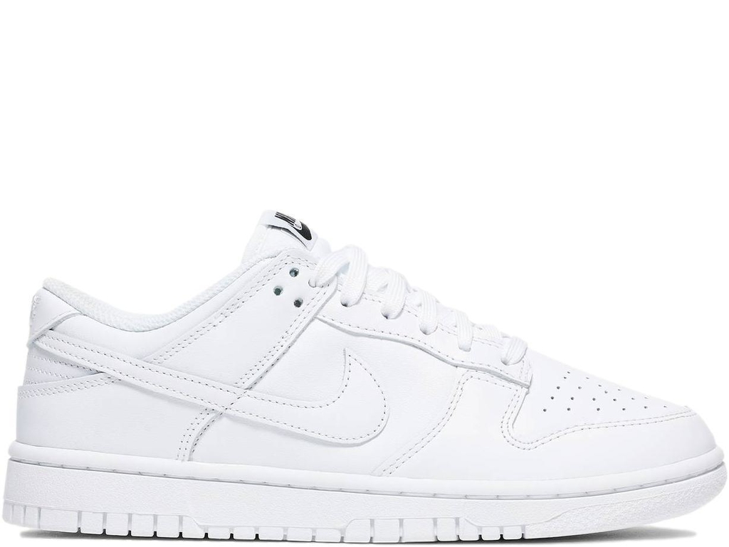 Nike sb dunk low all white on sale