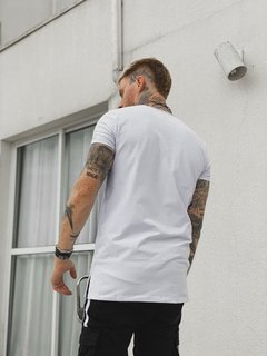 Camiseta Longline WHITE GEOMETRIC - Loja Macho Moda