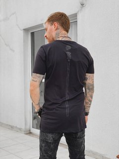 Camiseta Longline BLACK TYPE - comprar online