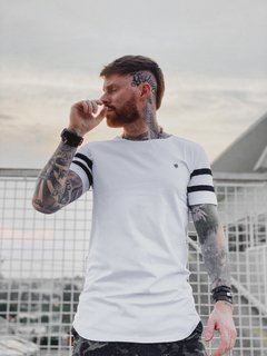 Camiseta Longline WHITE N' BLACK - comprar online