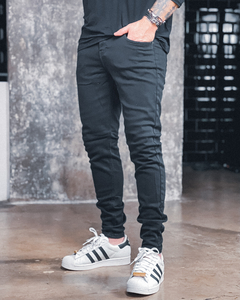 Calça Super Skinny ALL BLACK na internet