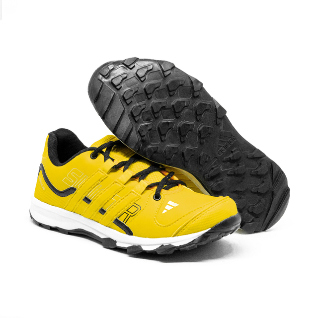 T nis Adidas Kanadia TR9
