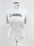 Blusa Chanel Logo Off White Tam.M na internet