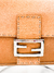 Bolsa Fendi Selleria Logo Baguette Caramelo - loja online