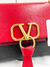 Bolsa Valentino V-Ring Preta e Vermelha - comprar online