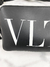 Pochete Valentino Logo VLTN Preta - Brechó Closet de Luxo