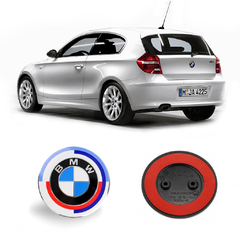 Emblema BMW Especial 50 anos Tampa Traseira (E87) 116i 118i 120i 130i 2006 a 2011 82mm Original
