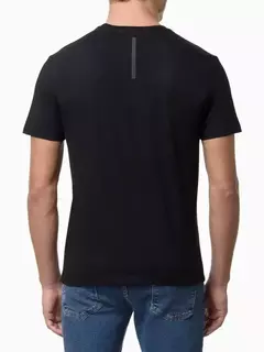 Camiseta Algodão Logo Minimalista Calvin Klein Jeans Preto na internet