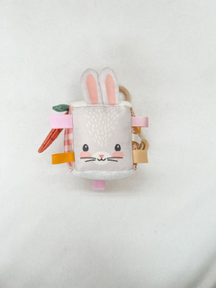 COMBO Cubo Sensorial + Sonajero *Bunny* (entrega a partir del 6/03) - Coco House Kids