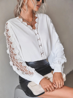 Blusa Detalhe Em Renda DL 2690