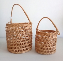 Cestita de Rattan calado con manija color caramelo - comprar online