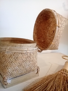 Cajita de bamboo con tapa en internet