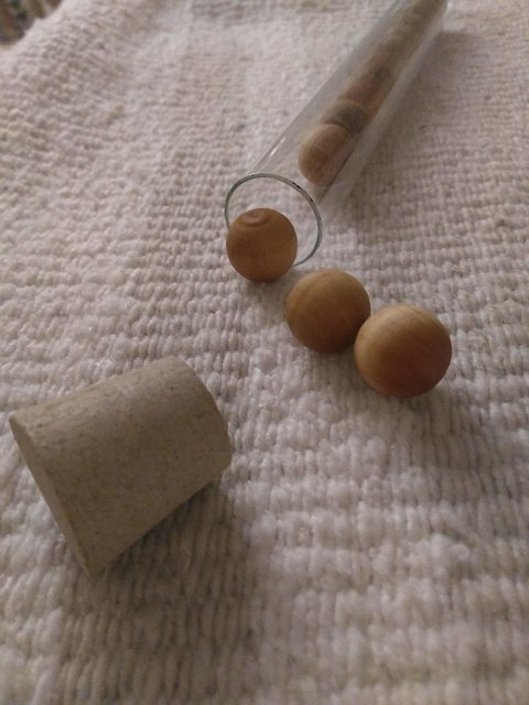 14 bolas de madera maciza perfumadas. Ideales para perfurmar cajones y vestidores - Velas LLum