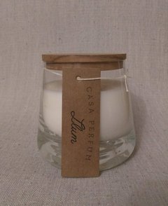 Vela Nou - Vaso de vidrio con tapa de madera 9 cm de alto x 7,5 cm de diámetro y pabilo de algodón. Perfume en vela por + de 40 hrs. - Velas Llum - comprar online