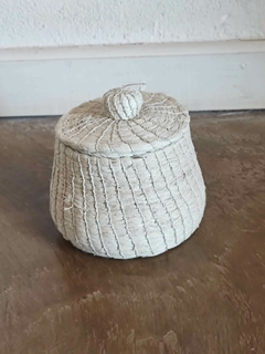 Cajita tejida en fibra de chaguar en internet