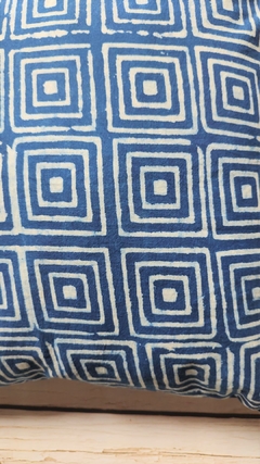 Funda de almohadon azul block print - 45 x 45 cm - varios diseños en internet