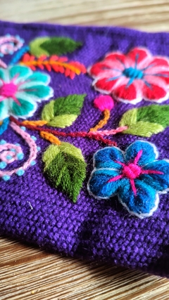 Sobre de lana bordado - Violeta - comprar online