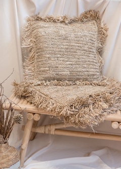 Almohadon de raffia - 40 x 40 cm (con flecos 58 x 58 cm)