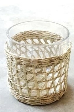 Vaso de vidrio y seagrass