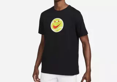 CAMISETA COM ROSTINHO FELIZ