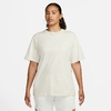 CAMISETA NIKE ESSENTIALS - BEGE