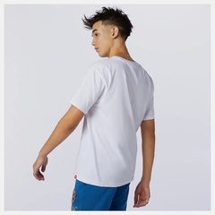 Camiseta New Balance Essentials Athletic Club Embellished - Branco na internet
