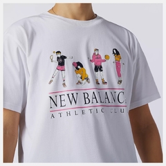 Camiseta New Balance Essentials Athletic Club Embellished - Branco - comprar online