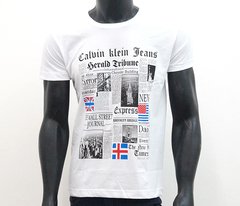 Camisa Calvin Klein Gola Comum na internet
