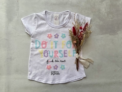 REMERA YOURSELF GLITTER BLANCA