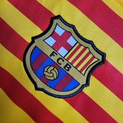 KIT INFANTIL BARCELONA - FOURTH 23/24 na internet