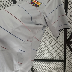 Imagem do CAMISA DO BARCELONA RETRÔ - AWAY 03/04