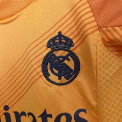 KIT INFANTIL REAL MADRID - AWAY 24/25 na internet