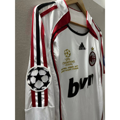 CAMISA RETRÔ DO MILAN - KAKÁ 22 - MANGA LONGA - AWAY 06/07 (COM PATCH) na internet